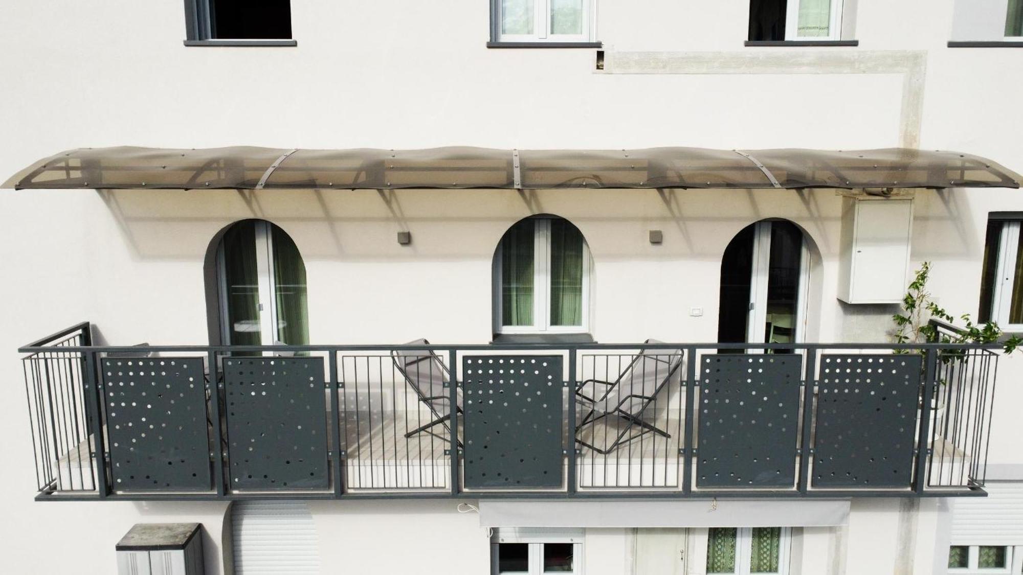 Chez Leo